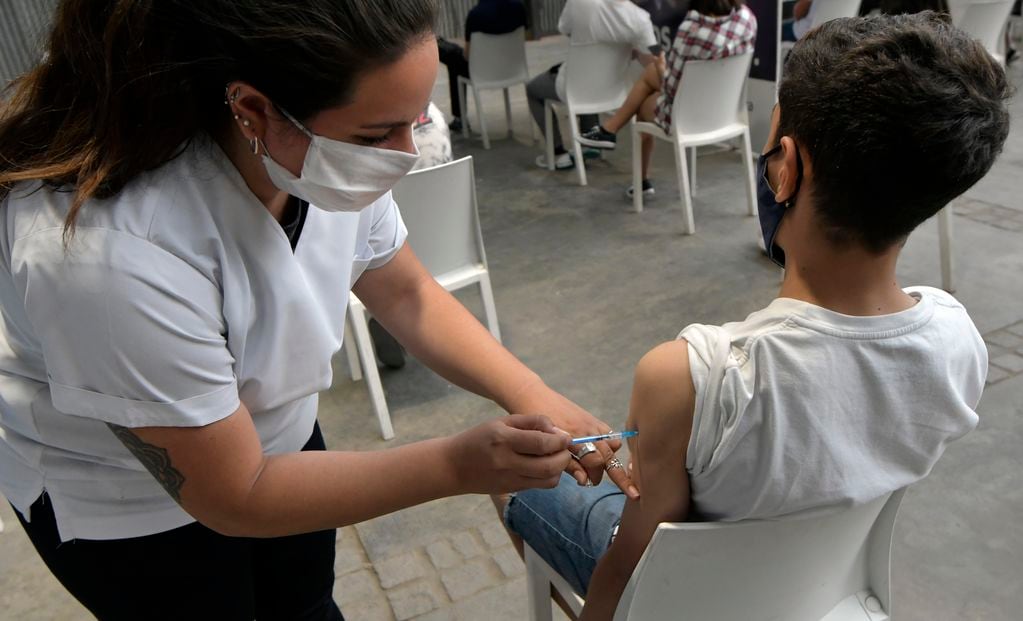 Casi 2 millones 400 mil vacunas ya fueron aplicadas en menores de entre 3 a 11 años. Foto: Los Andes/Orlando Pelichotti