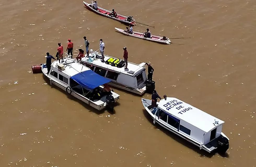 Al menos 18 muertos y 22 desaparecidos tras el hundimiento de un barco en Brasil (Foto: AFP)