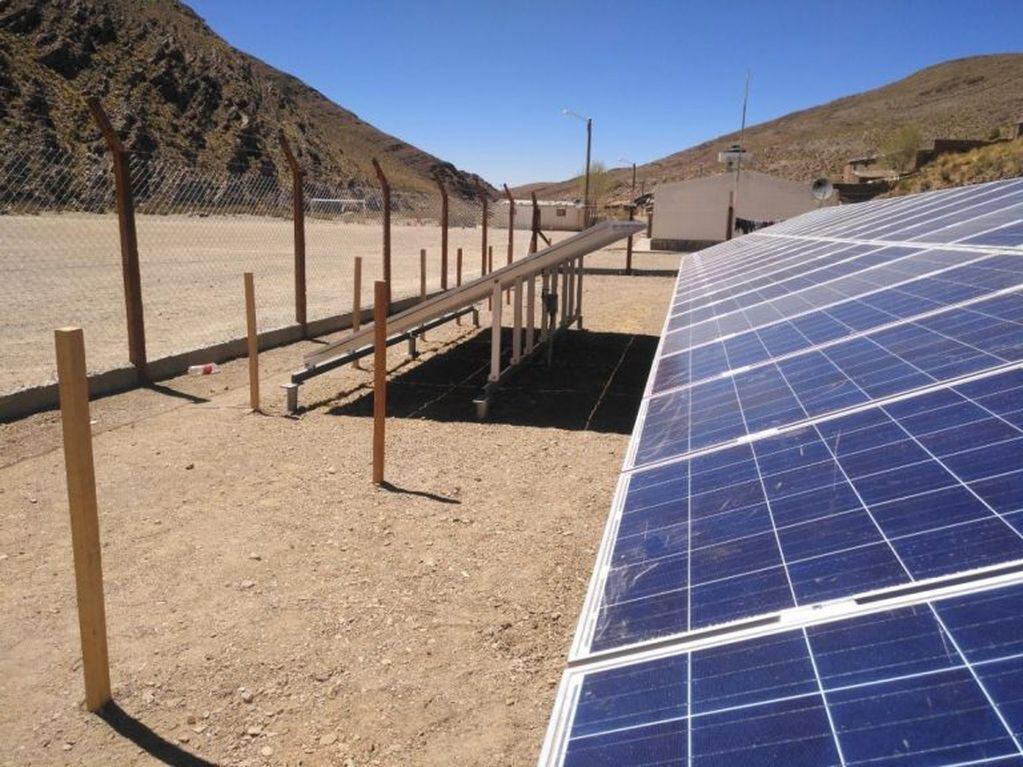 Los paneles que serán puestos en servicio este miércoles en San Francisco, que se convertirá en el cuarto "pueblo solar" de Jujuy.