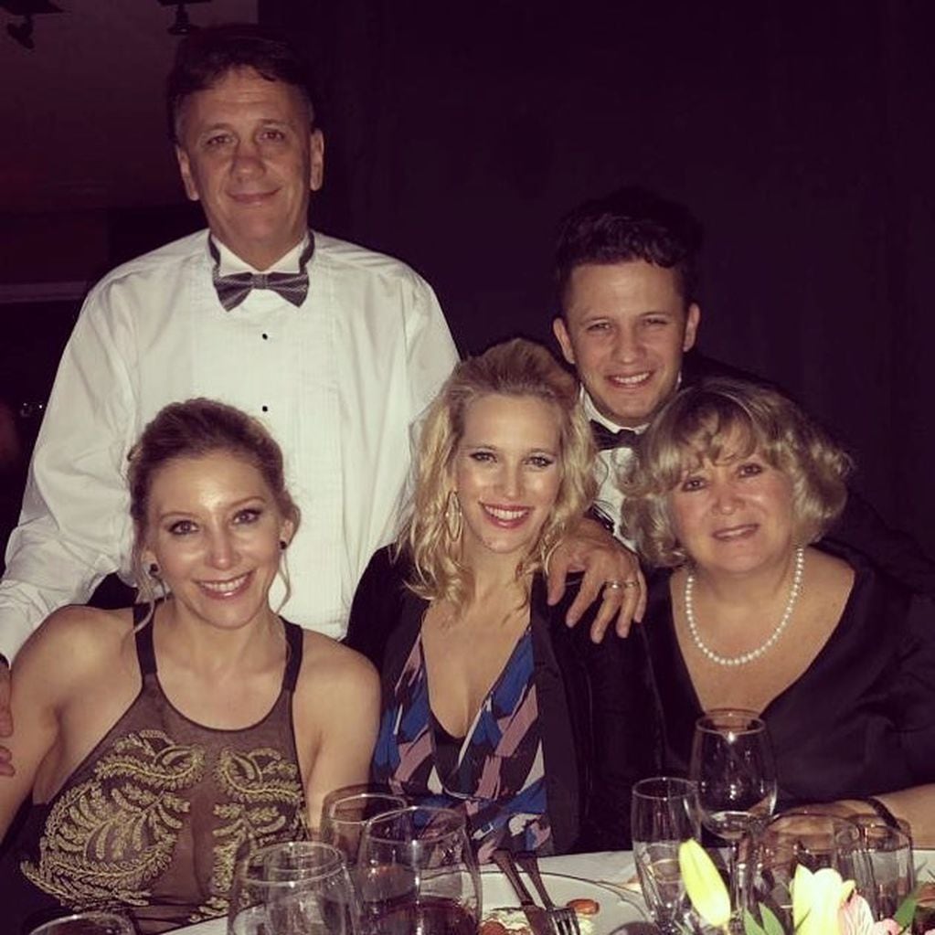 Los padres y hermanos de Luisana Lopilato viven en la Argentina (Foto: Instagram)