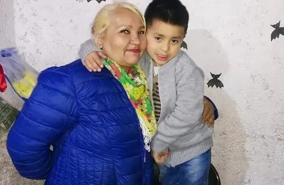 Jacinita junto a su nieto Taylor, las víctimas fatales de la tragedia del canal en Albardón