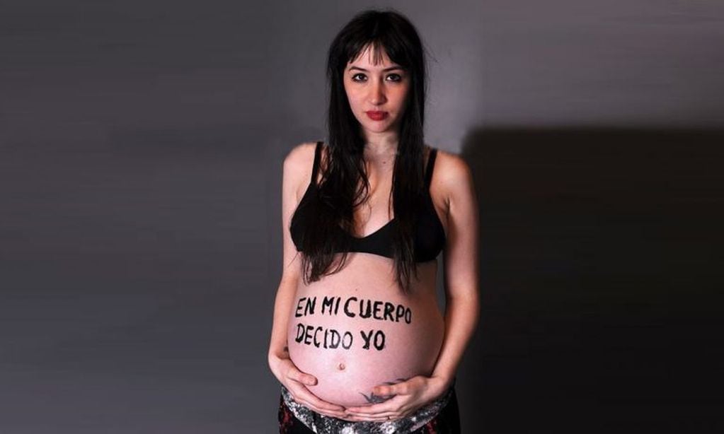 "Cuando estaba embarazada hice una tapa para una revista que decía 'En mi cuerpo decido yo', y me mataron", contó Sofía Gala que, al igual que su mamá, es una trasgresora.