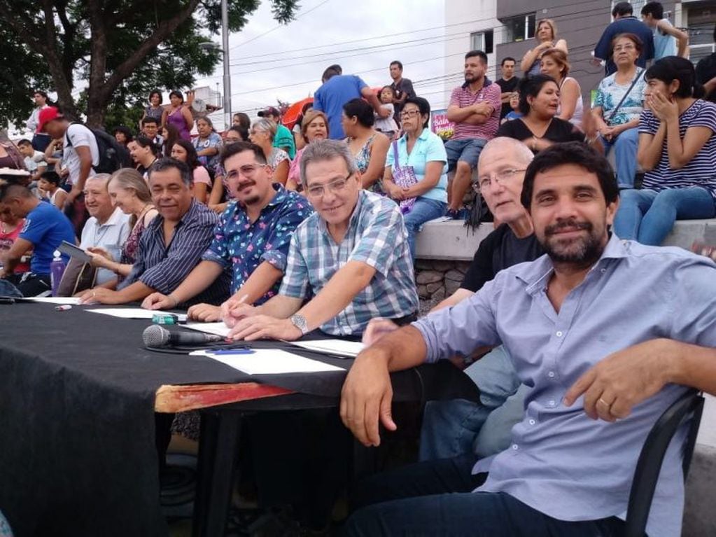 El jurado integrado por Juan Zárate, Jorge y Ricardo Giles, y Nahuel Storni.
