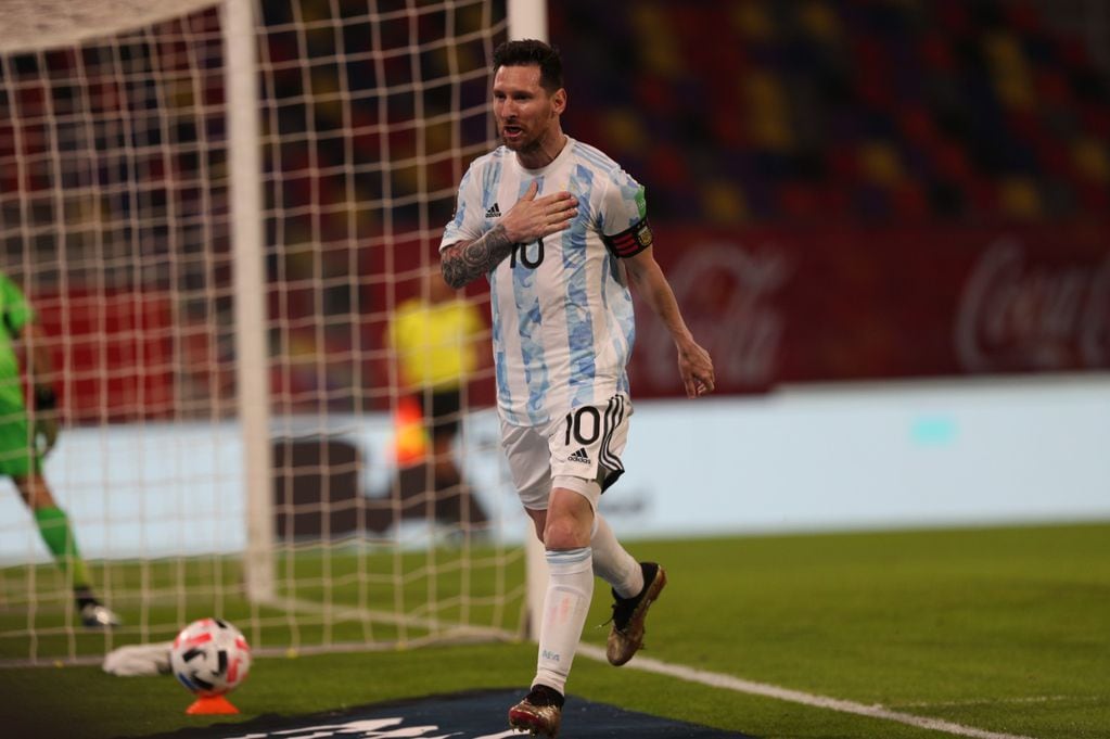 Lionel Messi viene de anotar un gol contra Chile. (@Argentina)