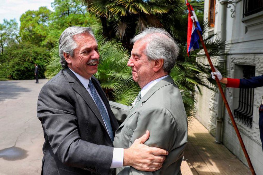 Alberto Fernandez y Tabare Vazquez. (AFP)