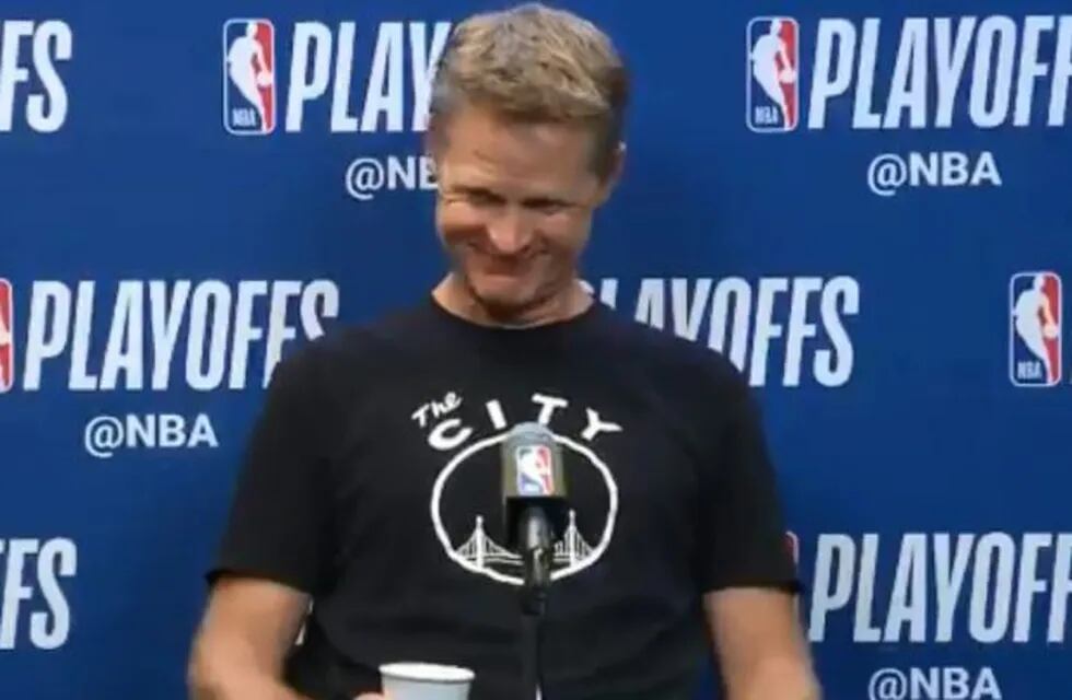 Steve Kerr, entrenador de Golden State Warriors, reaccionó ante la consulta sobre la edad de Manu Ginóbili.