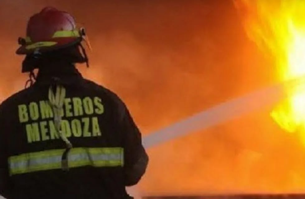 Denunciaron a un subcomisario por abuso sexual sobre un bombero del Cuartel Central de la Policía de Mendoza.