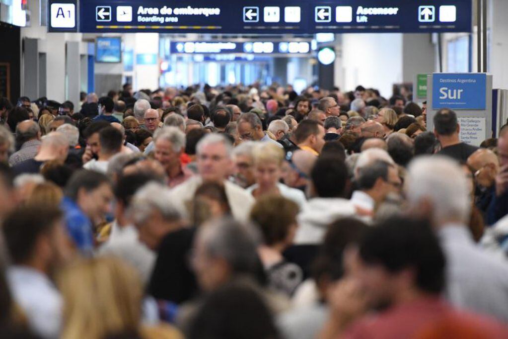 La medida alcanza a 371 vuelos y afecta a más de 40.000 pasajeros. Foto: DPA.