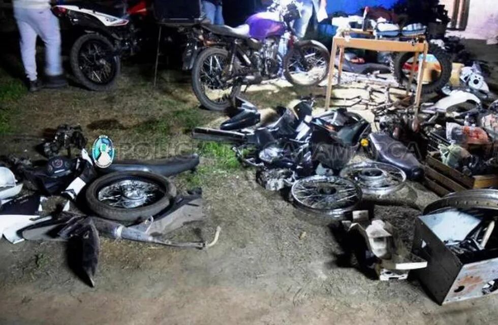 Cayó una banda que robaba motos en Capital y las adulteraba en Fray Mamerto Esquiú