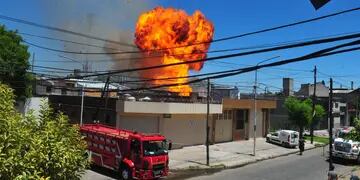 Incendio en una fábrica de pinturas de Loma Hermosa