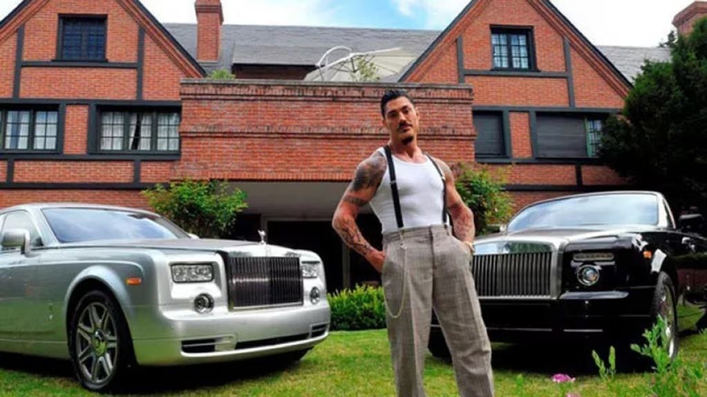 La mansión de Ricardo Fort poseía una lujosa colección de autos