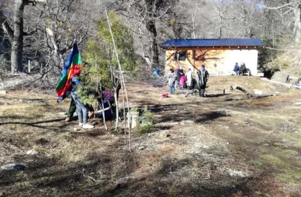 Recuperación de la comunidad Mapuche de un territorio en Bariloche. Foto: Gentileza.