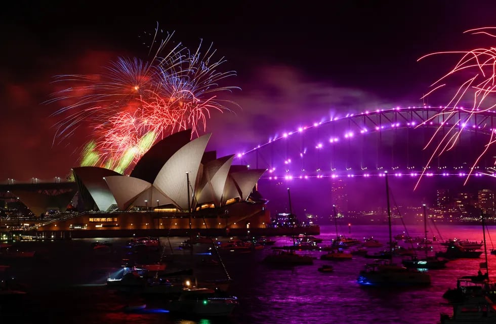 Con un show de fuegos artificiales en Sidney, Australia recibió el 2022.