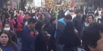 Multitudinaria marcha del Polo Obrero en Eldorado