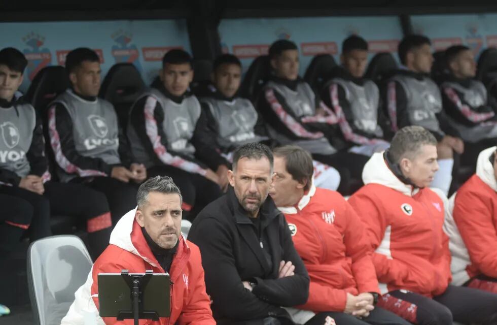 Instituto derrotó de visitante a Arsenal en la primera fecha de la Copa de la Liga.  Diego Dabove va por más en Tucumán.