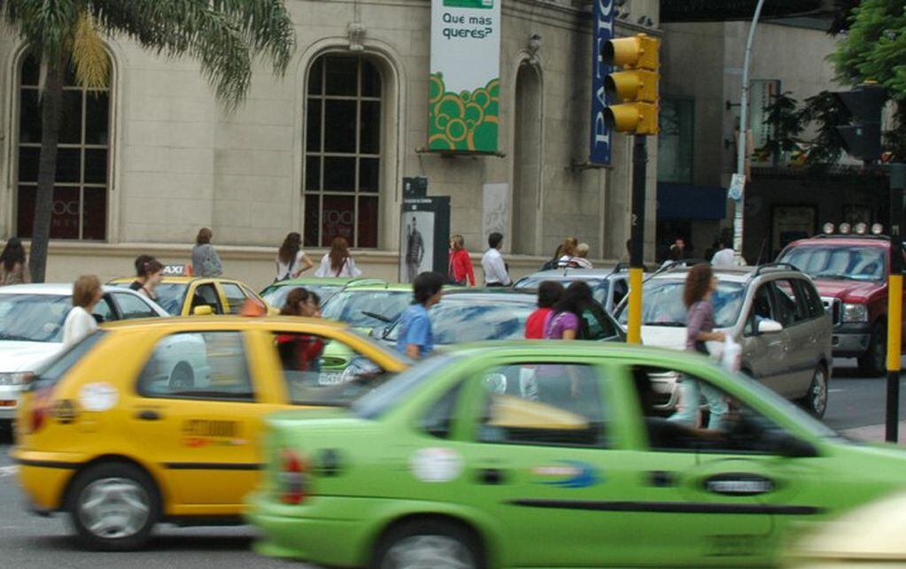 Taxis y remises aumentan en Córdoba.