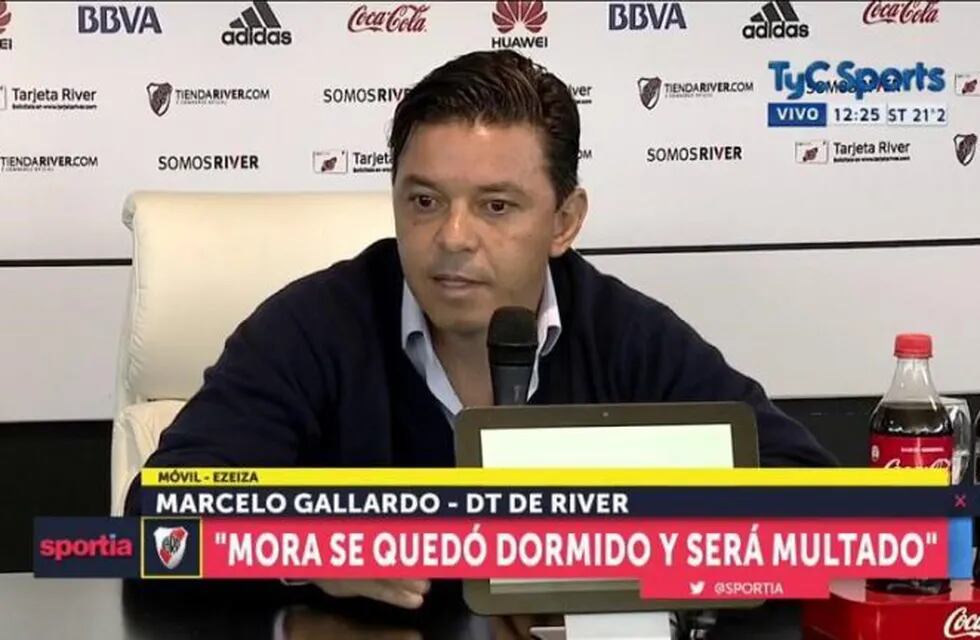 Marcelo Gallardo aseguró que Rodrigo Mora seru00e1 multado por su llegada tarde.