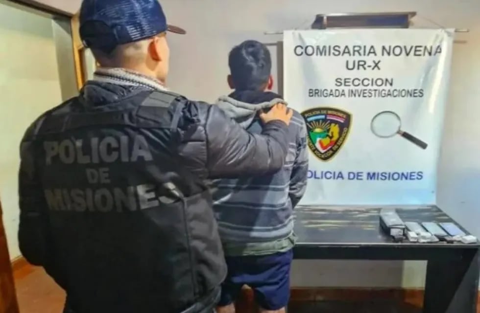 Efectivos policiales detienen a joven por el robo de celulares en Posadas.