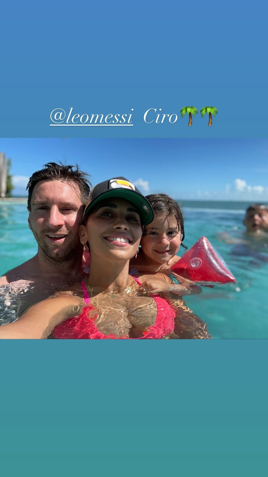 Antonela Roccuzzo, Lionel Messi y Ciro Messi