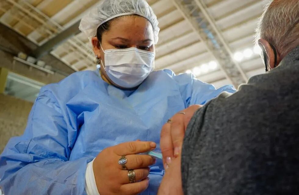 Personal de Salud de la Municipalidad de Las Heras vacunará en el domicilio a las personas imposibilitadas de trasladarse a los centros de vacunación. Gentileza MLH