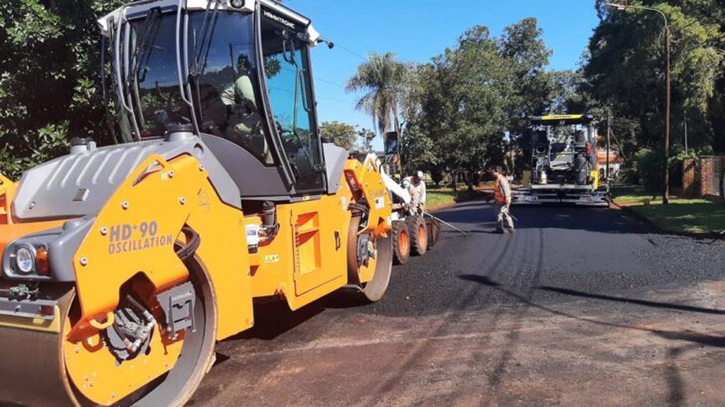 Programa “Pavimento Urbano” se encuentra realizando obras en Andresito y Montecarlo