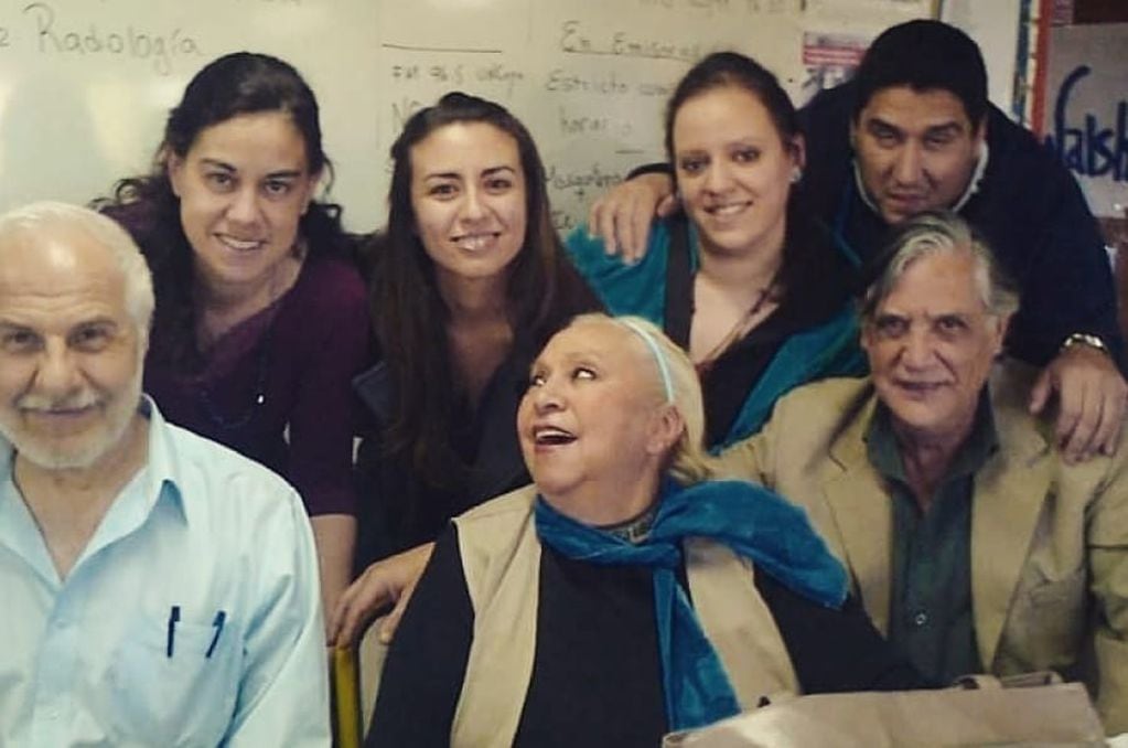 Jorge Sosa en el 2013, junto a Darío Daldi, Cintia Mescia, Rodrigo Sepúlveda, MilKa Durán, su equipo de cátedra y su ayudantes Johana Carmona y Milagros Beningaza.