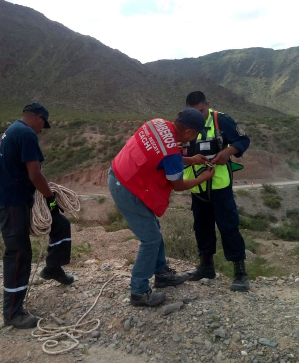 Un hombre murió al volcar el auto en la ruta 40 cerca de Cachi. (Policía de Salta)