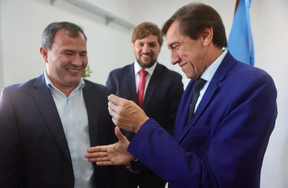 El gobernador de la Provincia, Carlos Sadir, hizo entrega de las instalaciones de Zona Primaria Aduanera a la Aduana de Jujuy, dejando oficialmente habilitadas las operaciones de importación y exportación.