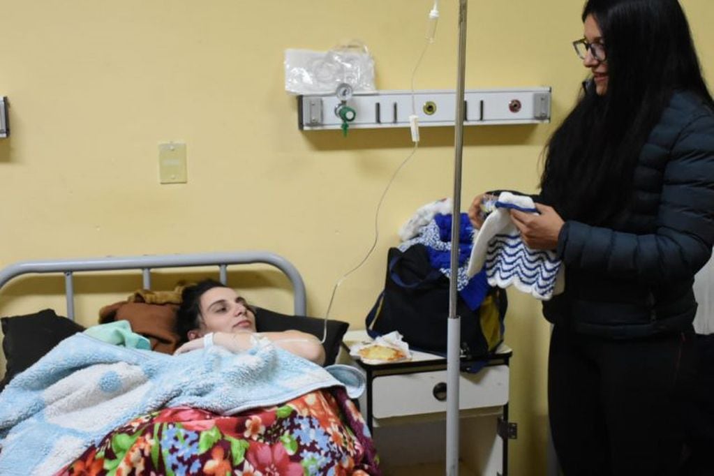 Más de 200 abrigos realizados por las Tejedoras llegaron al Hospital de Villa Angela