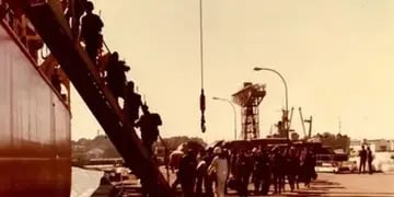 Embarque de tropas en Puerto Belgrano - 28 de marzo de 1982