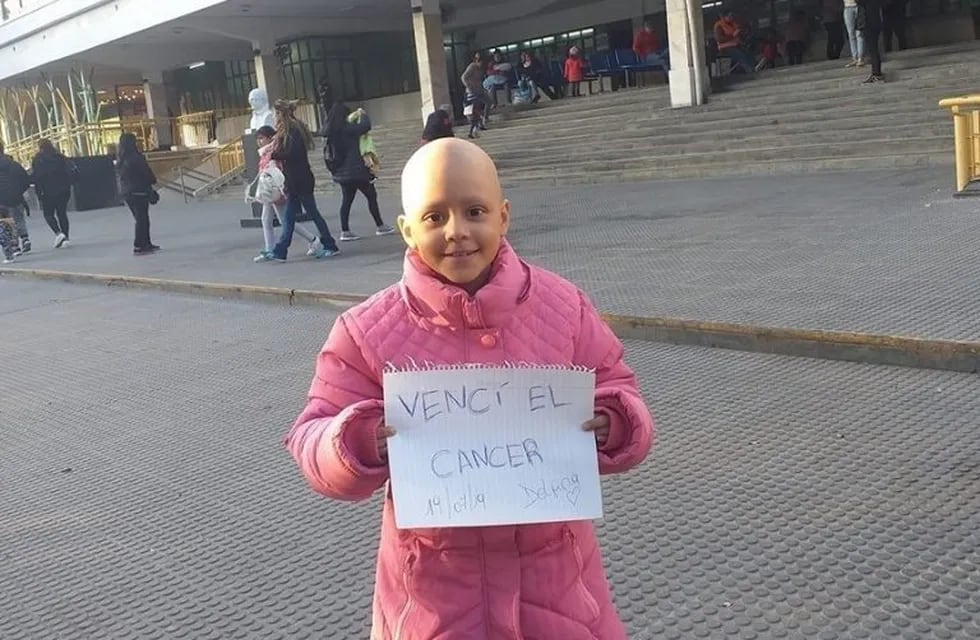 Delfina, peleó contra el cáncer y sueña con un mensaje de Carlos Tevez. (Facebook)