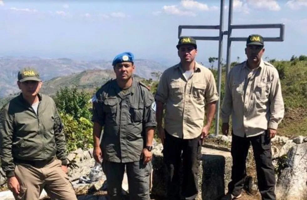 Tres gendarmes argentinos iniciaron una travesía en la localidad de Hinche (Haití) durante más de 14 kilómetros y horas de caminata.
