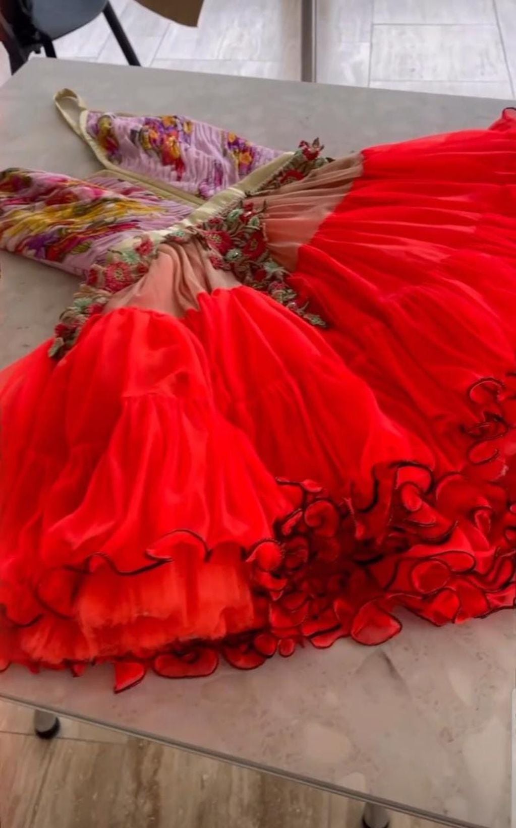 Elina Costantini lució 8 vestidos de los mejores diseñadores de Alta Costura del país.