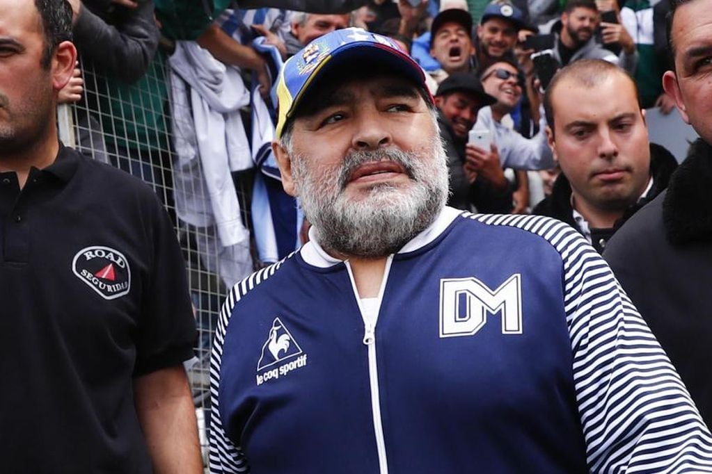 Diego Maradona en su última etapa como técnico, al frente de Gimnasia y Esgrima de La Plata. (Foto: Archivo).