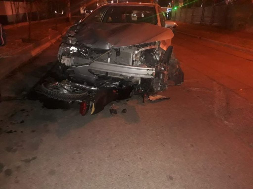 La colisión ocurrió en la calle Paraná y Corredor del Oeste, de Godoy Cruz.
