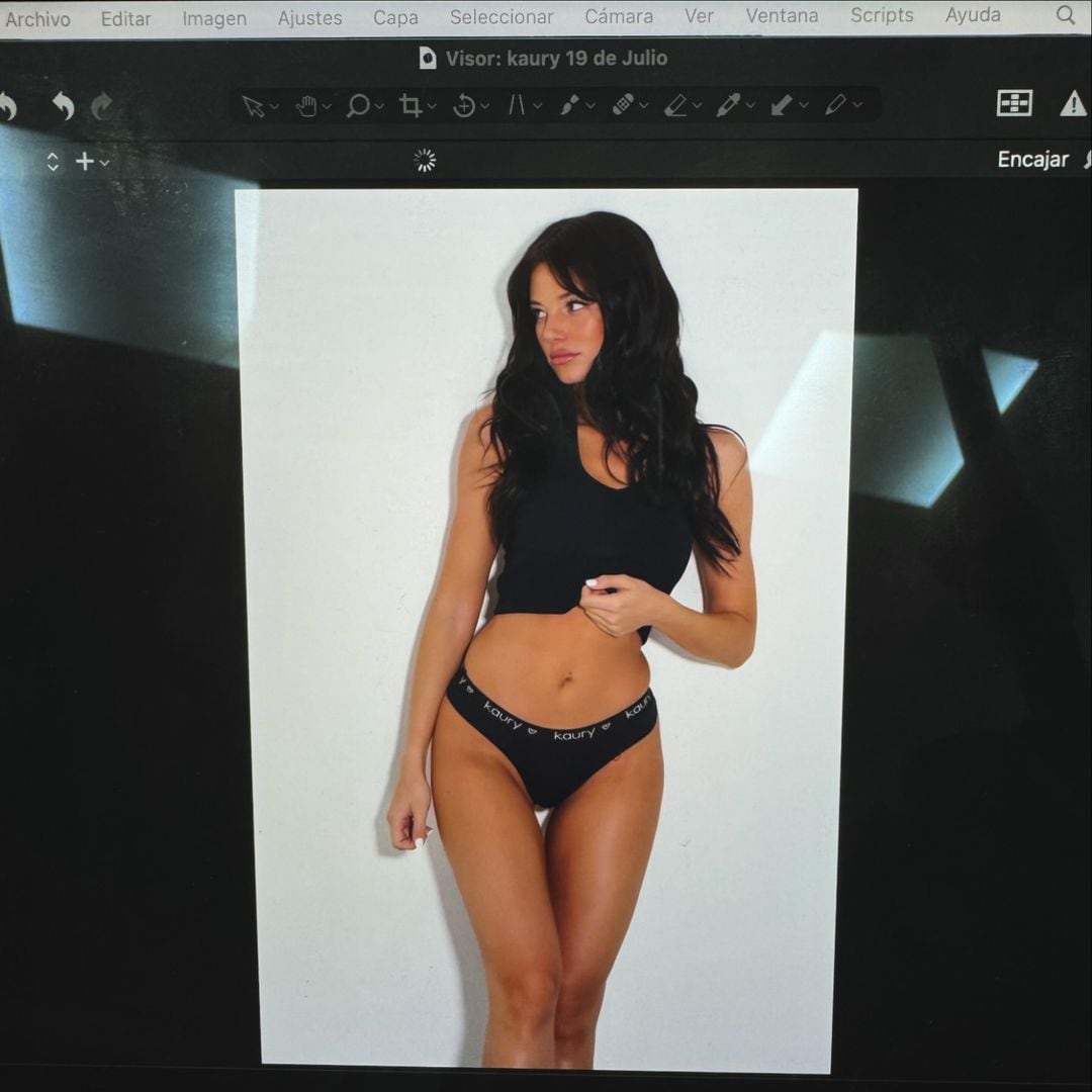 Paloma Silberberg, la novia de Nico González, calentó Miami Beach con una bikini total black muy sensual