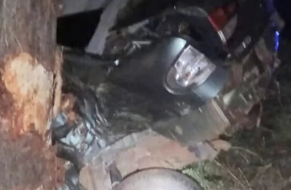 Accidente fatal en Caraguatay: un muerto y un herido tras un impactante choque.