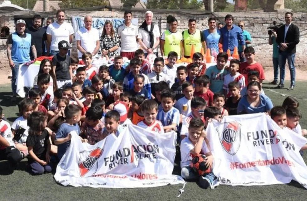 El evento se realizó este viernes, en la previa del partido contra Almagro por la Copa Argentina en la Escuela de fútbol Leales.