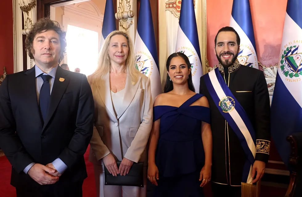 Javier Milei y Karina en el inicio del segundo período de Nayib Bukele como presidente de El Salvador.