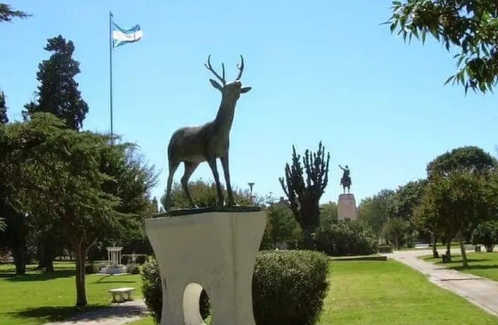El monumento se encuentra en Plaza San Martín.