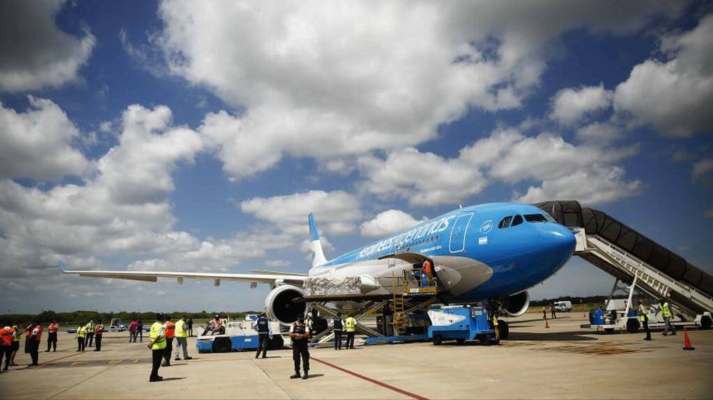 El presidente de Aerolíneas Argentinas explicó que algunos de sus vuelos podrían sufrir alteraciones a causa del avance del COVID-19 y cómo afecta a su personal.