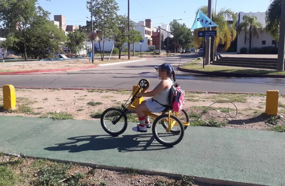 Inseguridad que indigna: le robaron la bicicleta adaptada a una nena de 11 años (Gentileza Andrés Oliva).