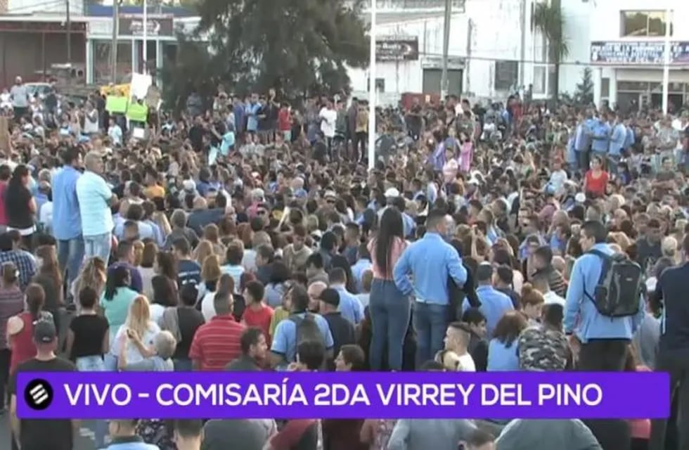 Protesta colectiveros en Virrey del Pino. (Web)