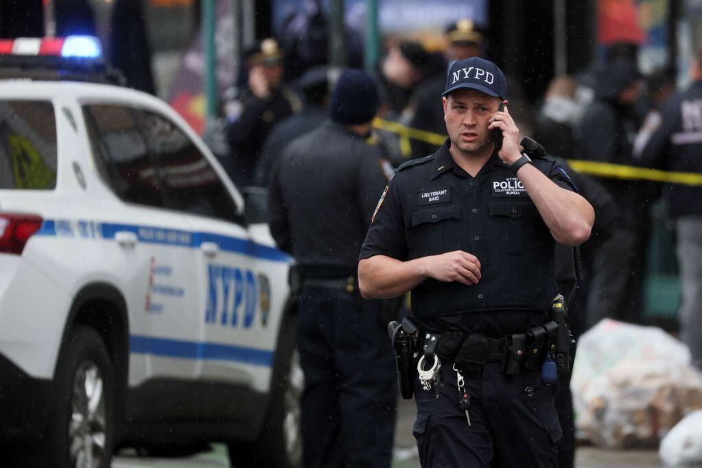 La policía de Nueva York además encontró artefactos explosivos sin detonar en las inmediaciones del metro.
