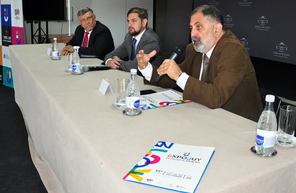 Jorge Gurrieri, Exequiel Lello Ivacevich y Raúl Jorge, en la presentación oficial de la decimoquinta edición de la Expojuy, programada para octubre próximo.
