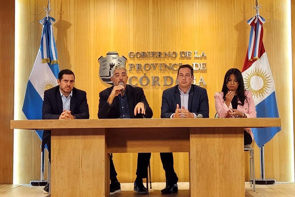 Conferencia de prensa del Ministro de Salud de Córdoba sobre nuevos protocolos para reducir el impacto del dengue. (Gobierno de Córdoba)