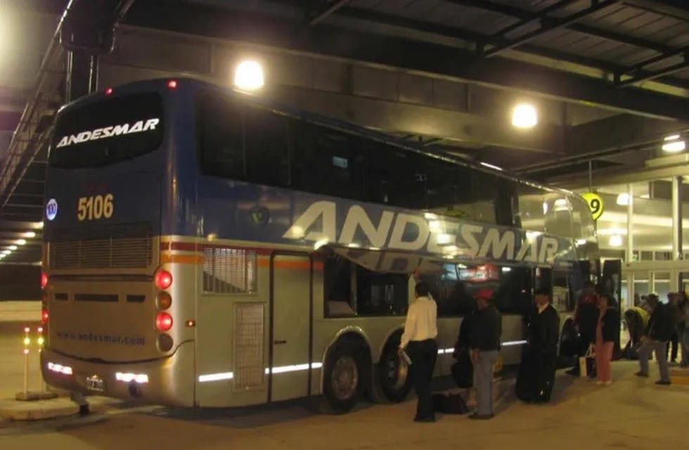 La empresa de transportes Andesmar y el gremio de la Unión Tranviaria Argentina (UTA) llegaron a un acuerdo.