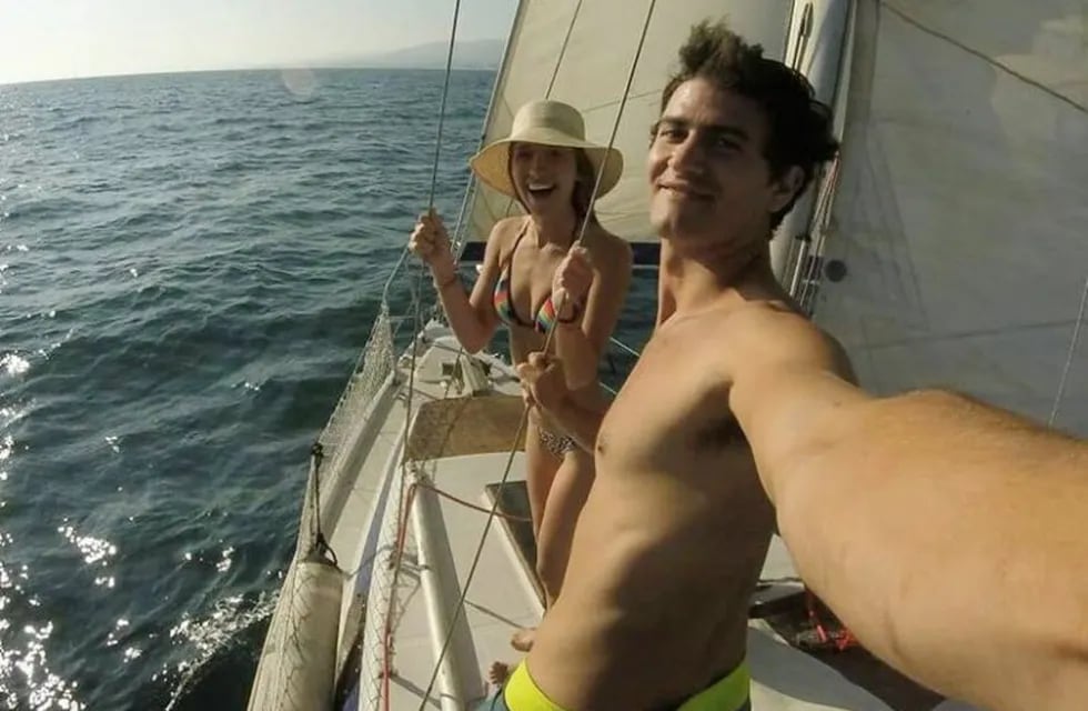 Una pareja de argentinos hace realidad el sueño de dar la vuelta al mundo en un velero.