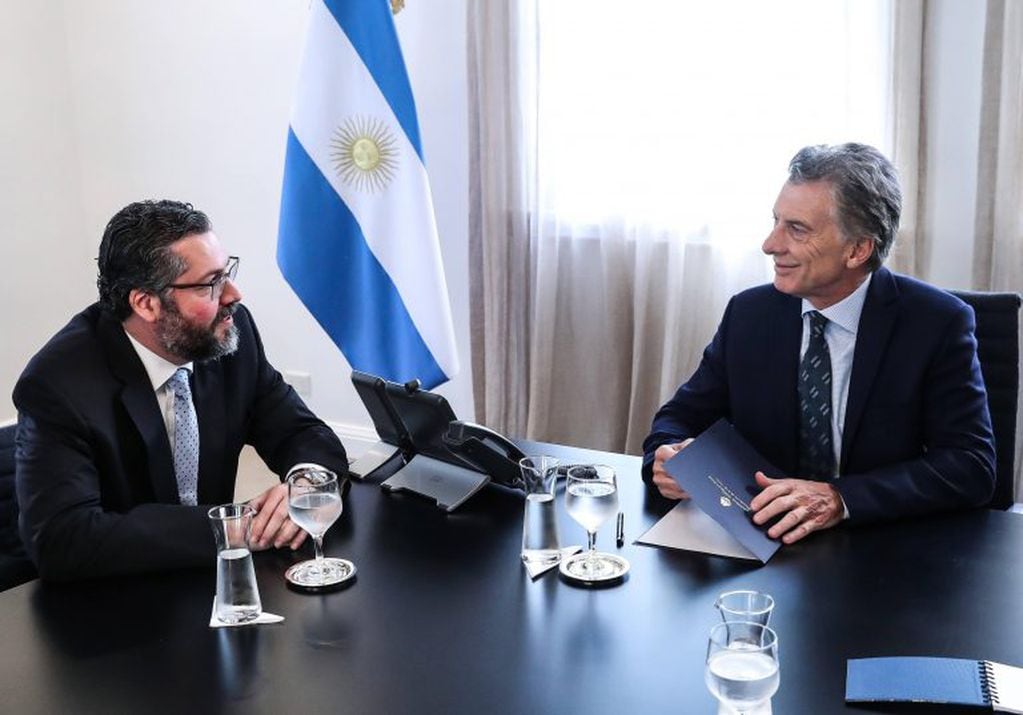 Mauricio Macri y Ernesto Araújo. (Foto: EFE/ Presidencia Argentina)