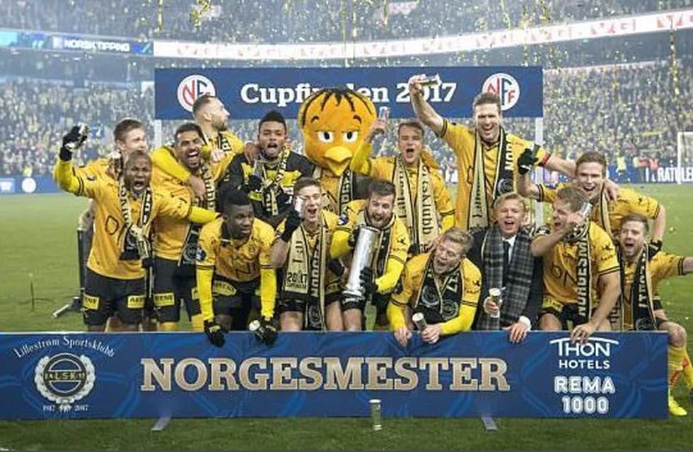 El alocado festejo de un jugador que indigna al fútbol noruego.